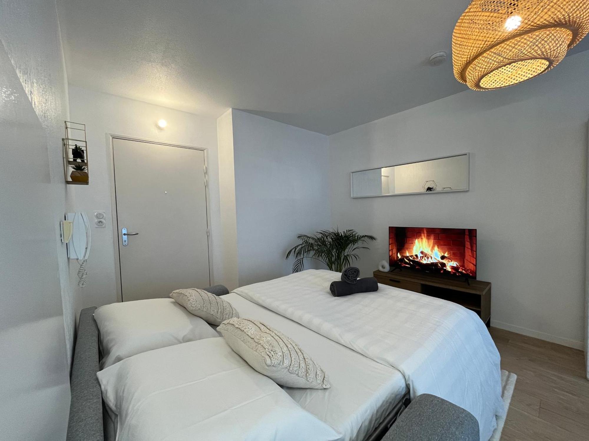 Petit Cocon Paisible Apartment Le Mans Ngoại thất bức ảnh